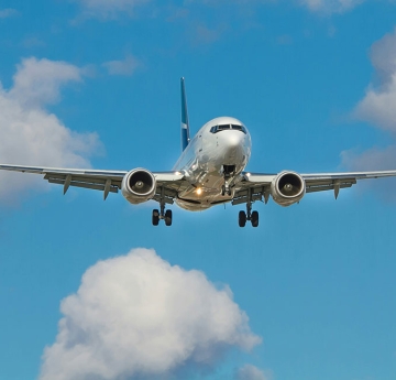 Incoming plane